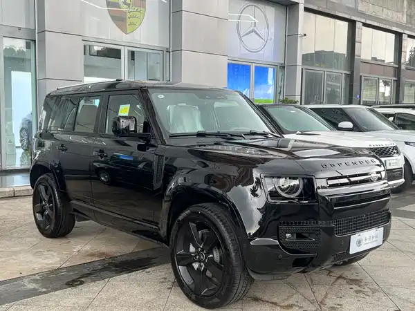Land Rover Defender 2025