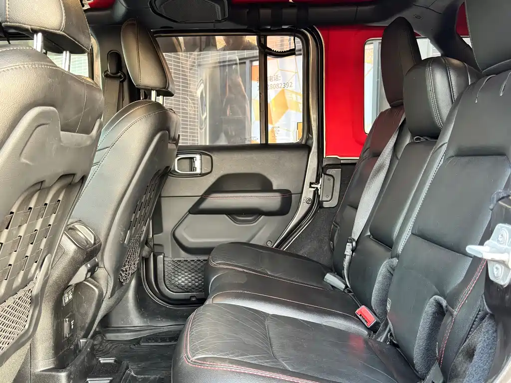 Jeep Wrangler 2020 — фото 12
