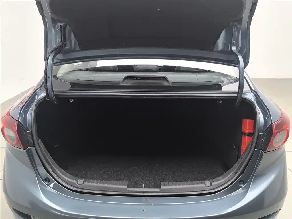 Mazda 3 Axela 2015 — фото 16