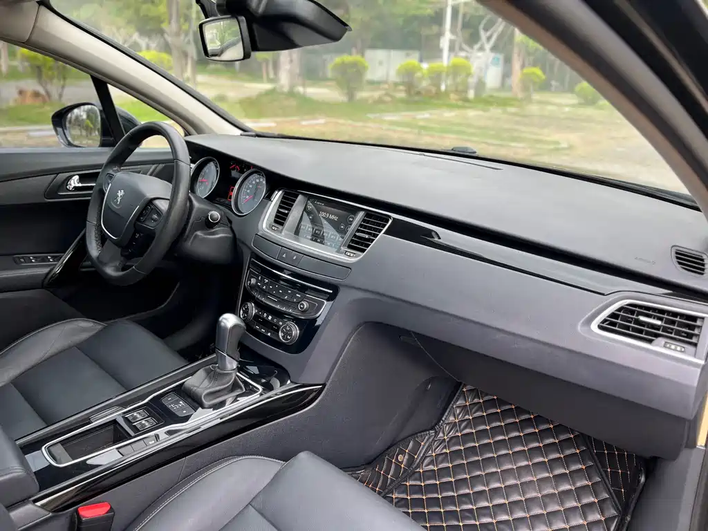 Peugeot 508 2015 — фото 14