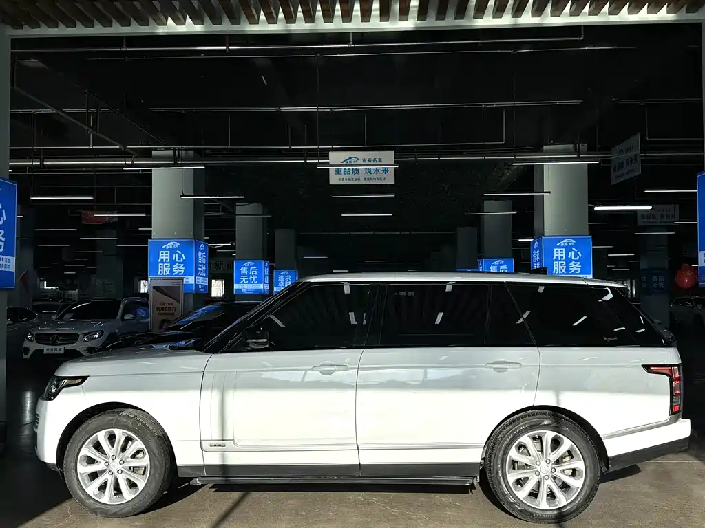 Land Rover Range Rover 2018 — фото 17