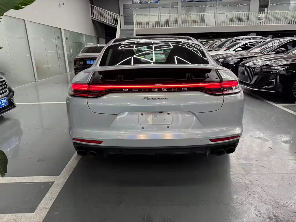 Porsche Panamera 2019 — фото 19