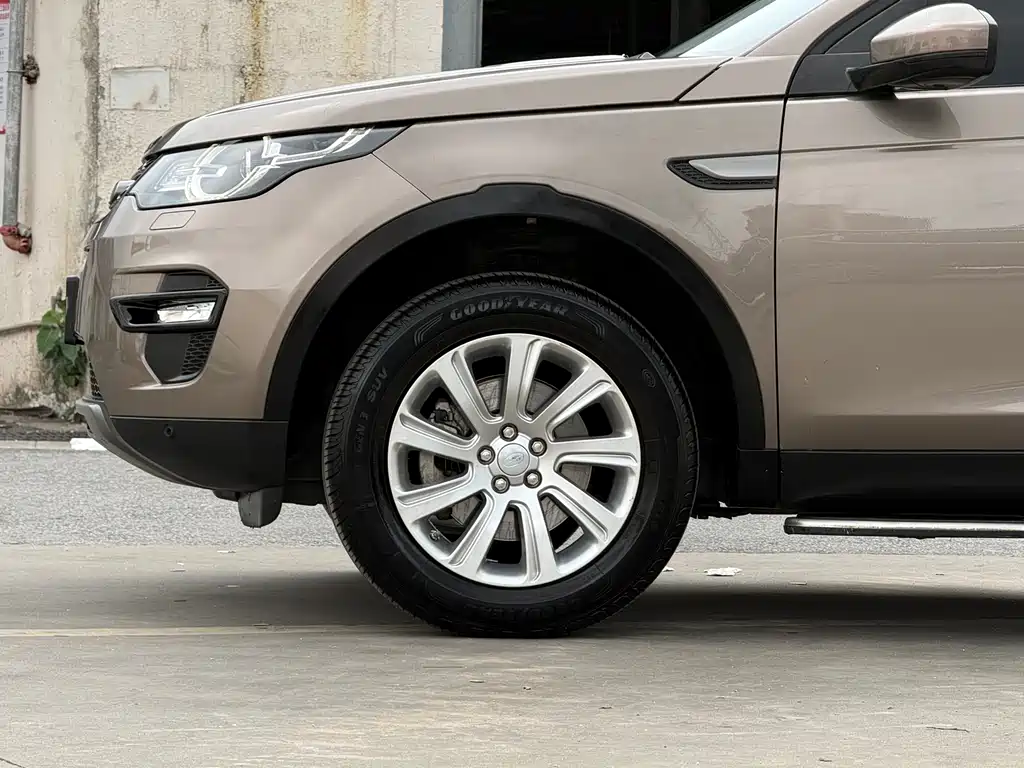 Land Rover Discovery Sport 2017 — фото 20