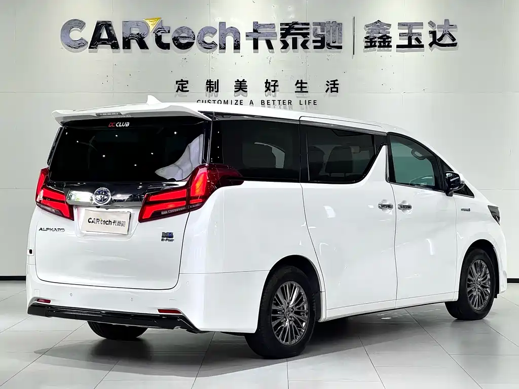 Toyota Alphard 2023 — фото 7