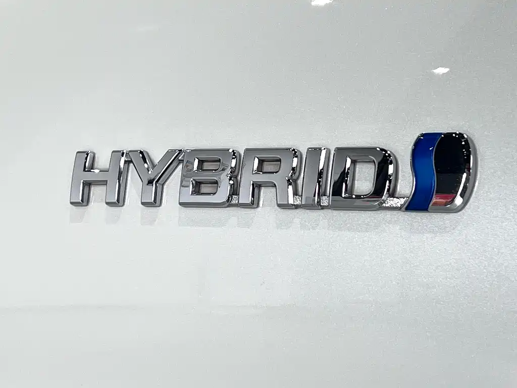 Toyota Alphard 2023 — фото 10