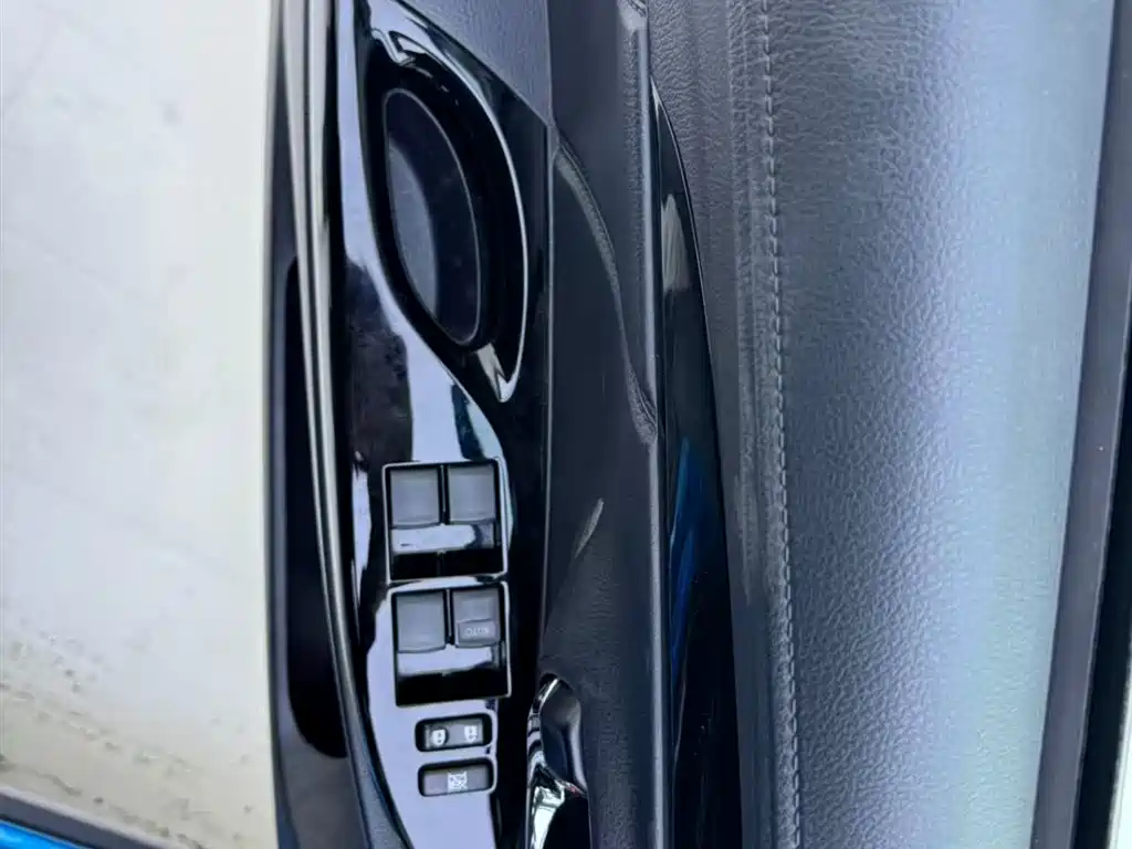 Toyota Yaris L 2021