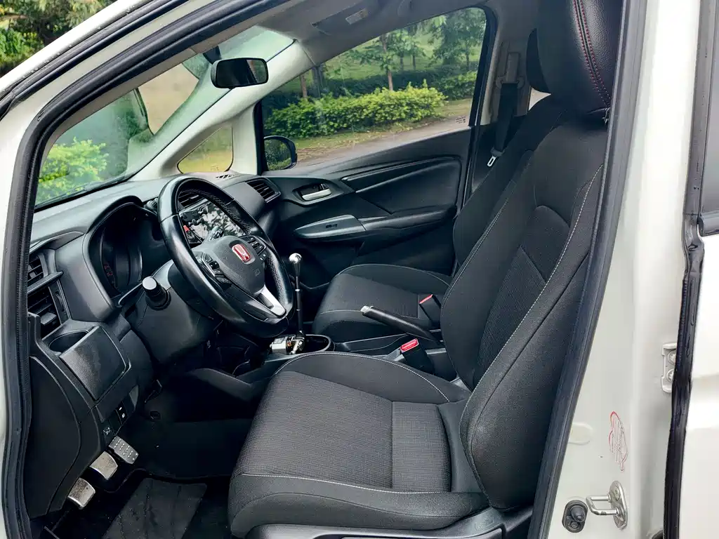 Honda Fit 2018 — фото 24
