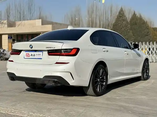 BMW 3 Series 2022
