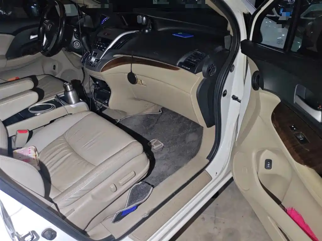 Honda Odyssey 2015 — фото 20