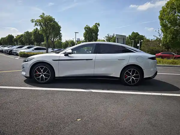 BYD Han L 2025