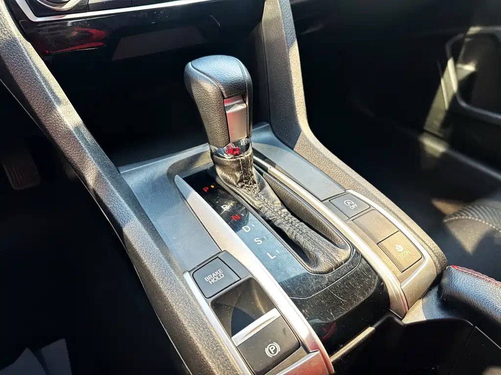 Honda Civic 2019 — фото 11
