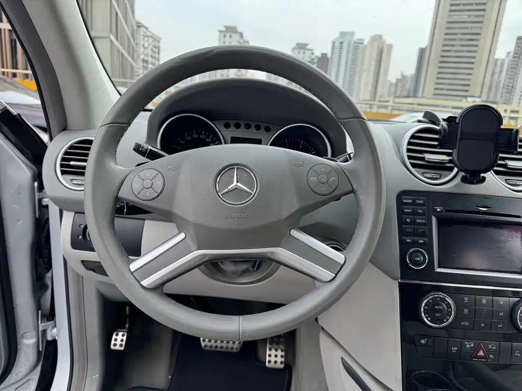 Mercedes-Benz M-Class 2011 — фото 12