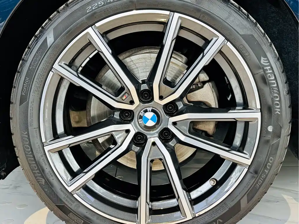 BMW 3 Series 2022 — фото 19