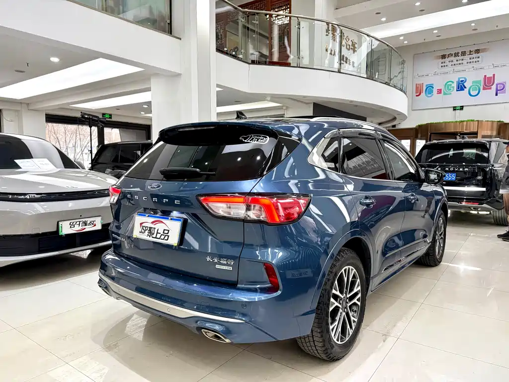 Ford Escape 2020 — фото 16