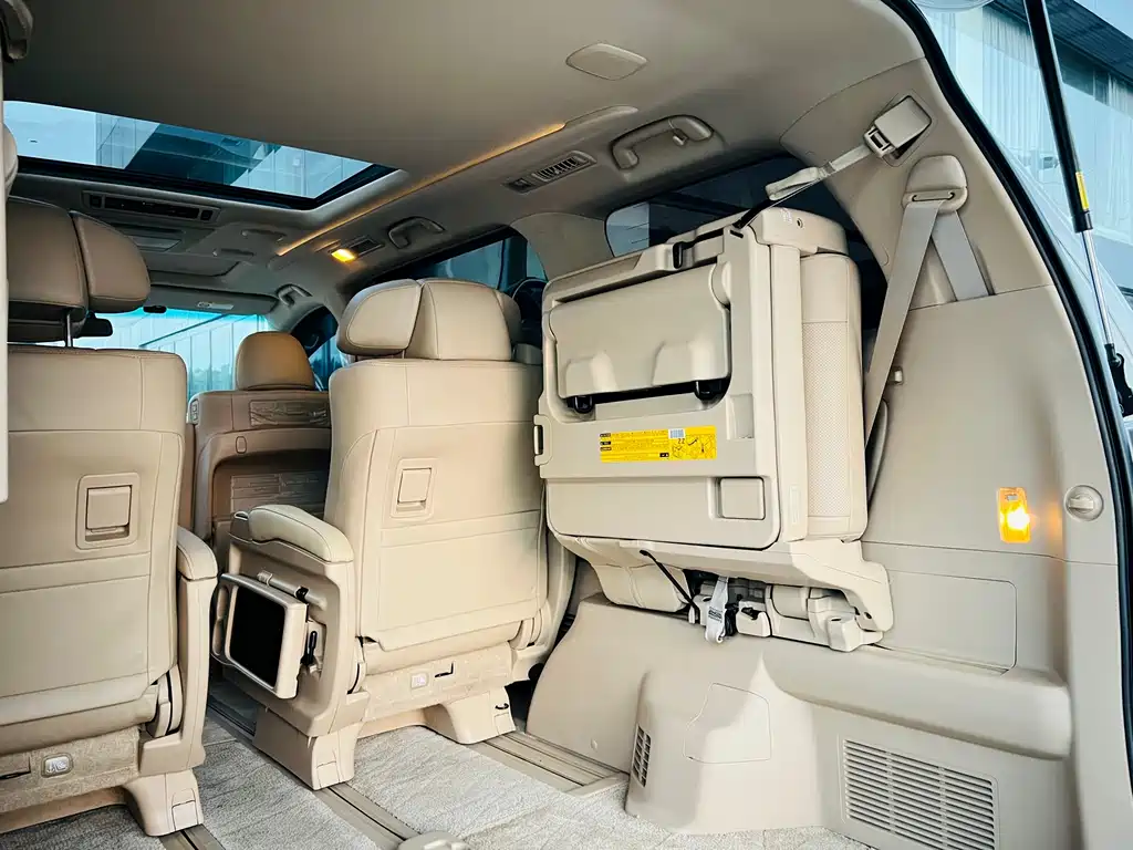 Toyota Alphard 2013 — фото 18