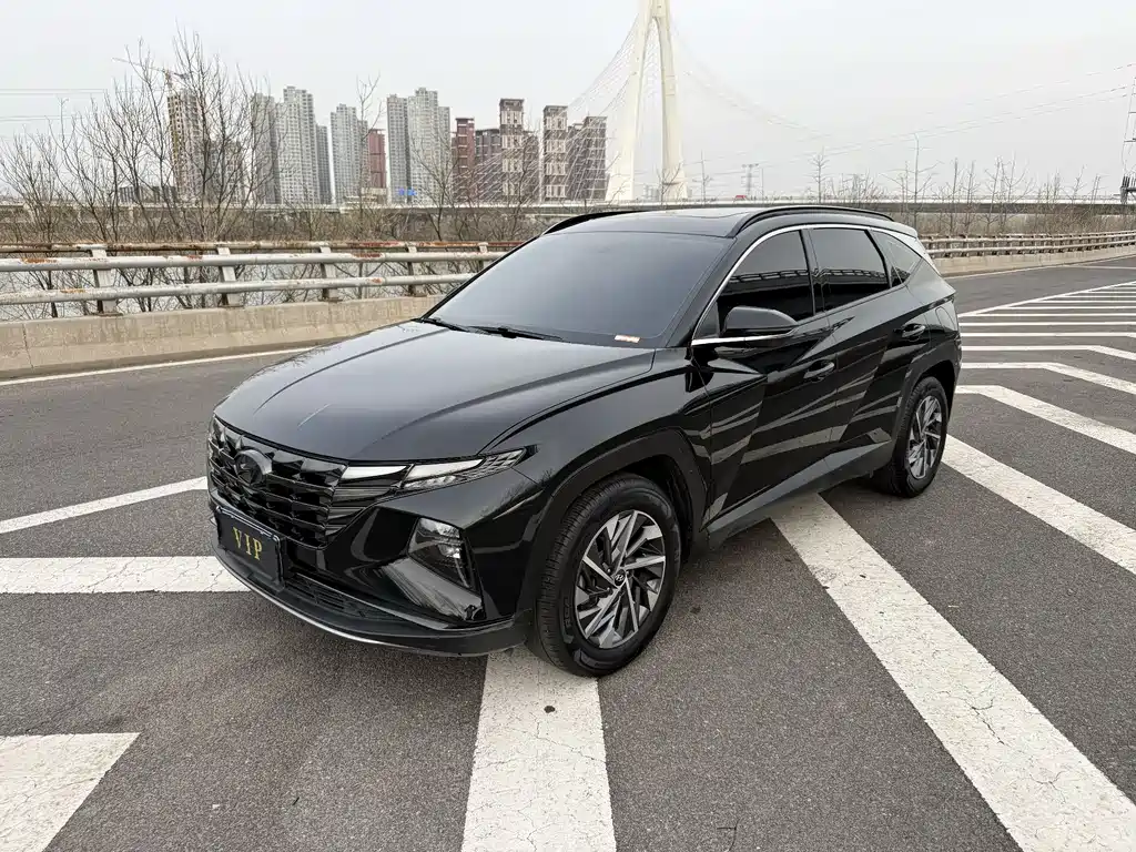 Hyundai Tucson 2023 — фото 1