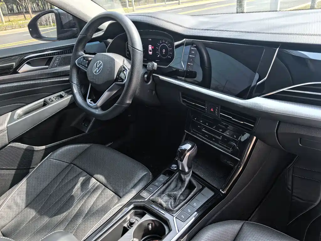 Volkswagen Passat New Energy 2022 — фото 18