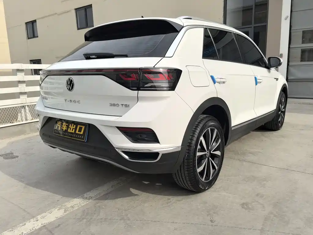 Volkswagen T-Roc 2023 — фото 9