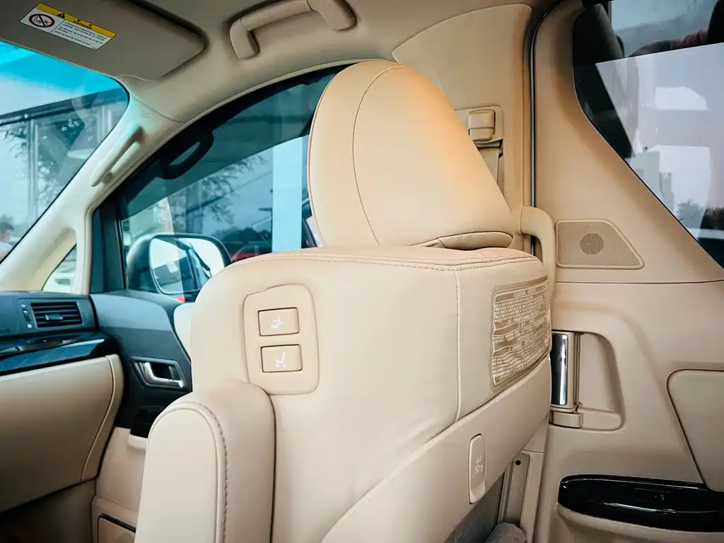 Toyota Alphard 2013 — фото 23