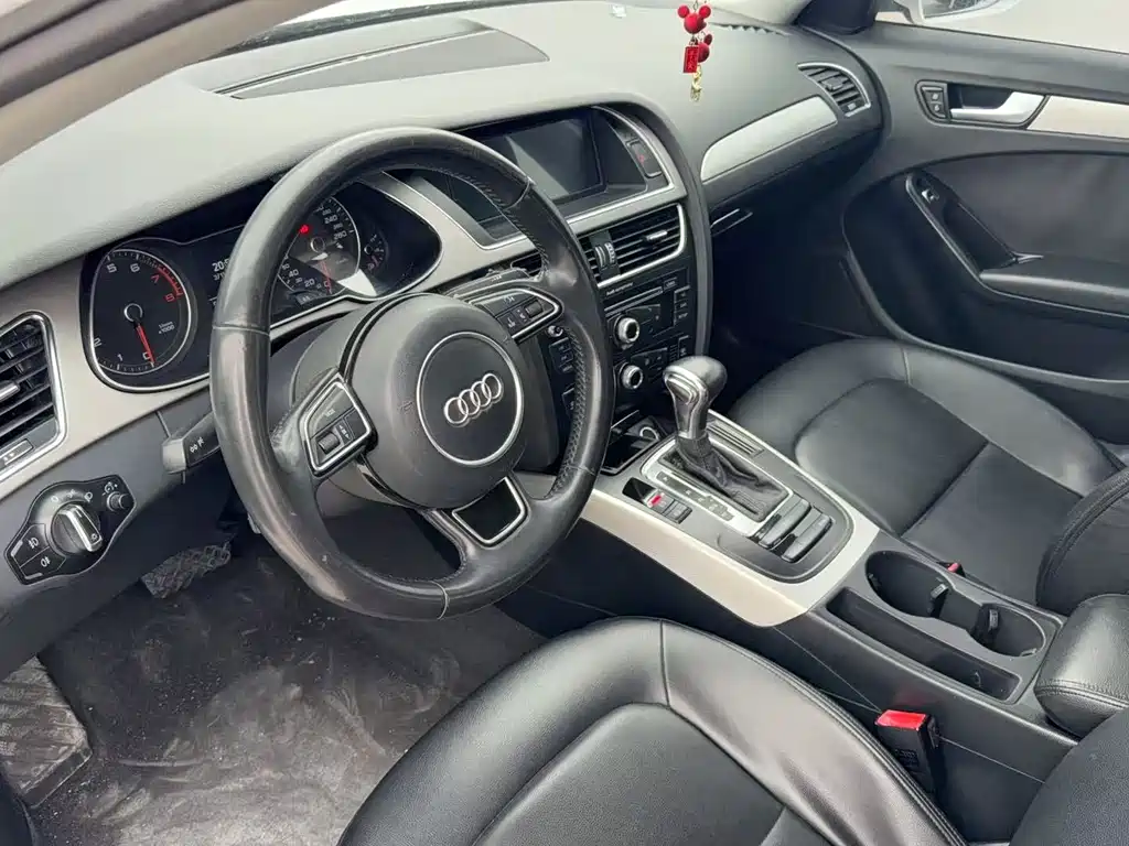 Audi A4L 2015 — фото 2