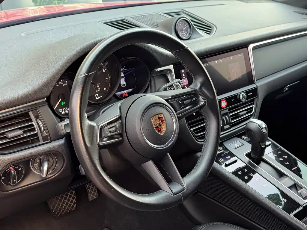 Porsche Macan 2023 — фото 10