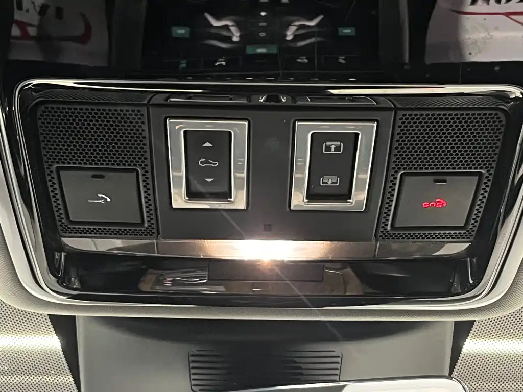 Land Rover Range Rover 2019 — фото 18