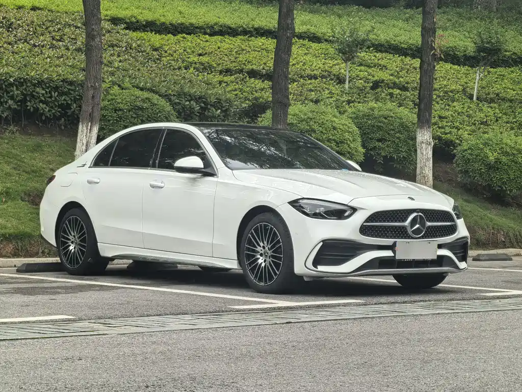 Mercedes-Benz C-Class 2023 — фото 3