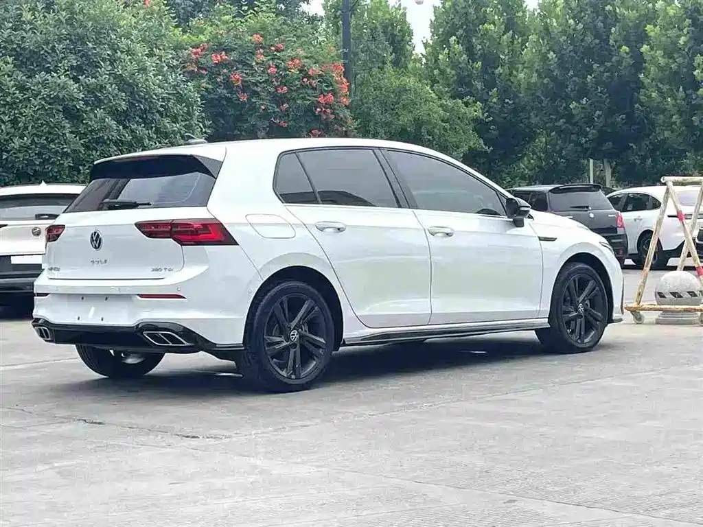 Volkswagen Golf 2023