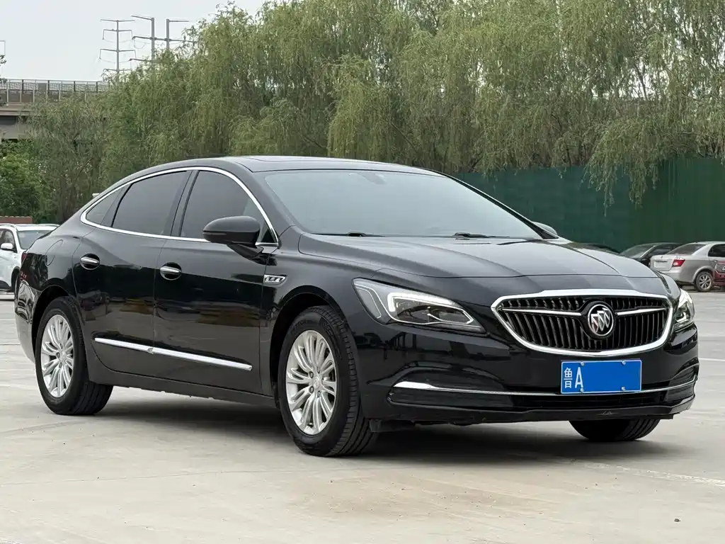 Buick LaCrosse 2018 — фото 2