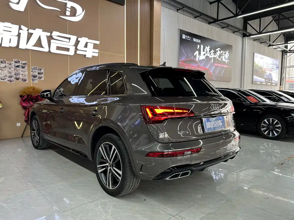 Audi Q5L 2022 — фото 10