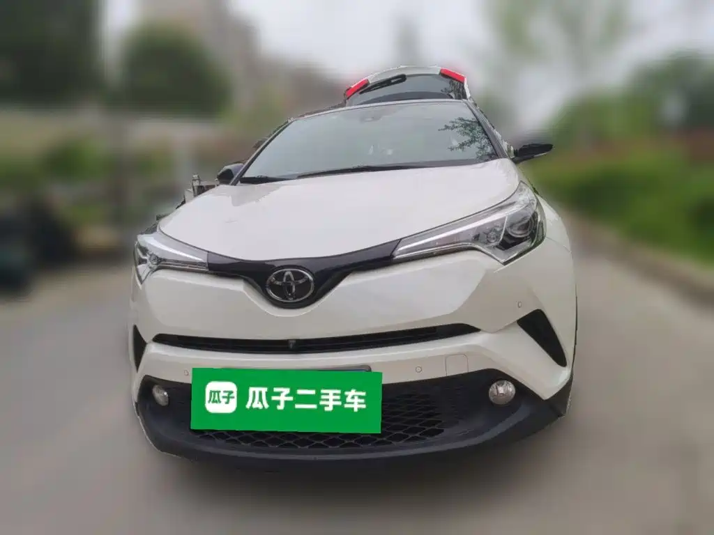 Toyota C-HR 2020 — фото 24