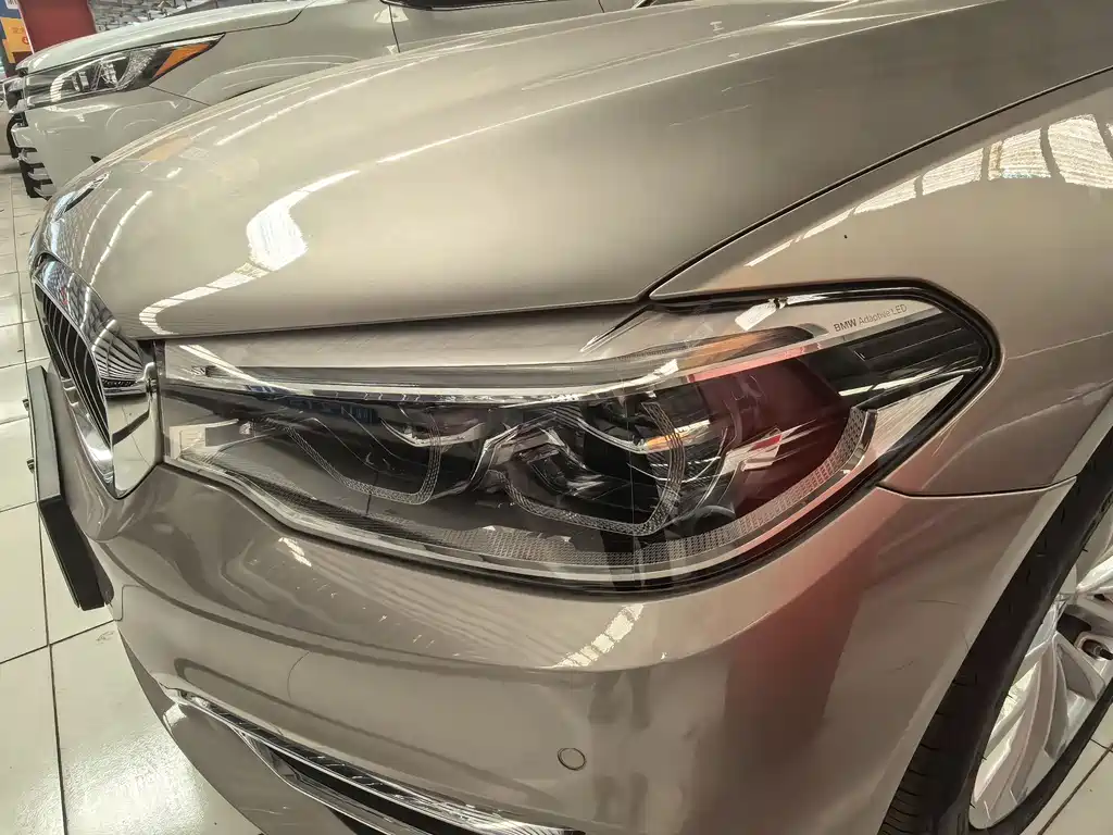 BMW 5 Series New Energy 2020 — фото 7