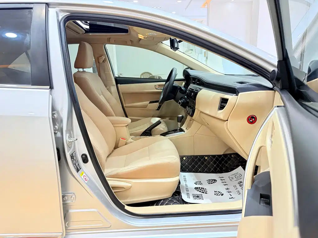 Toyota Corolla 2015 — фото 13