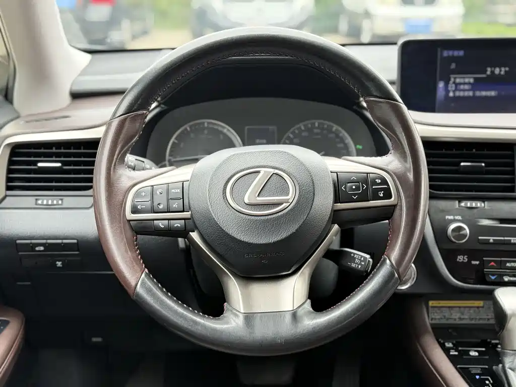 Lexus RX 2018 — фото 10