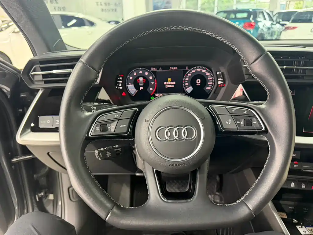 Audi A3 2023 — фото 10