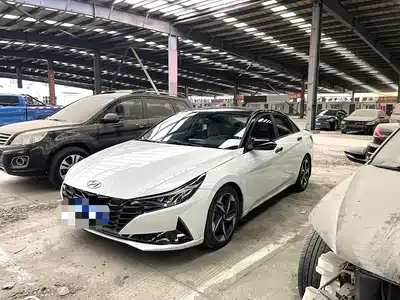Hyundai Elantra 2022