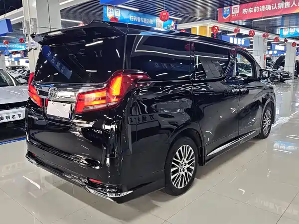 Toyota Alphard 2015