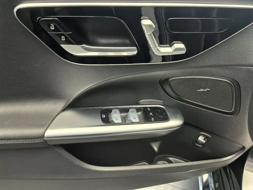 Mercedes-Benz C-Class 2022 — фото 12