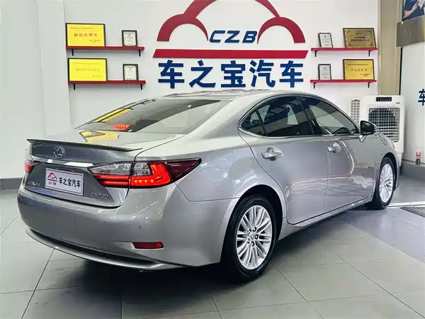 Lexus ES 2015