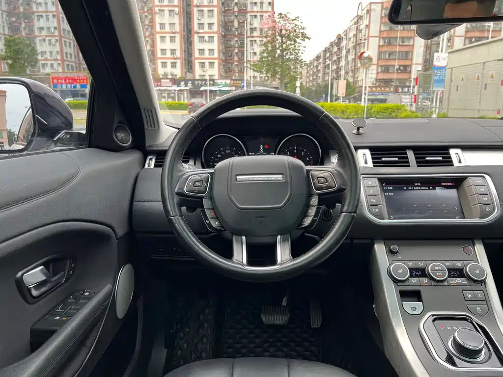 Land Rover Evoque 2018 — фото 18