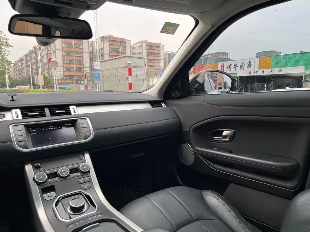 Land Rover Evoque 2018 — фото 22