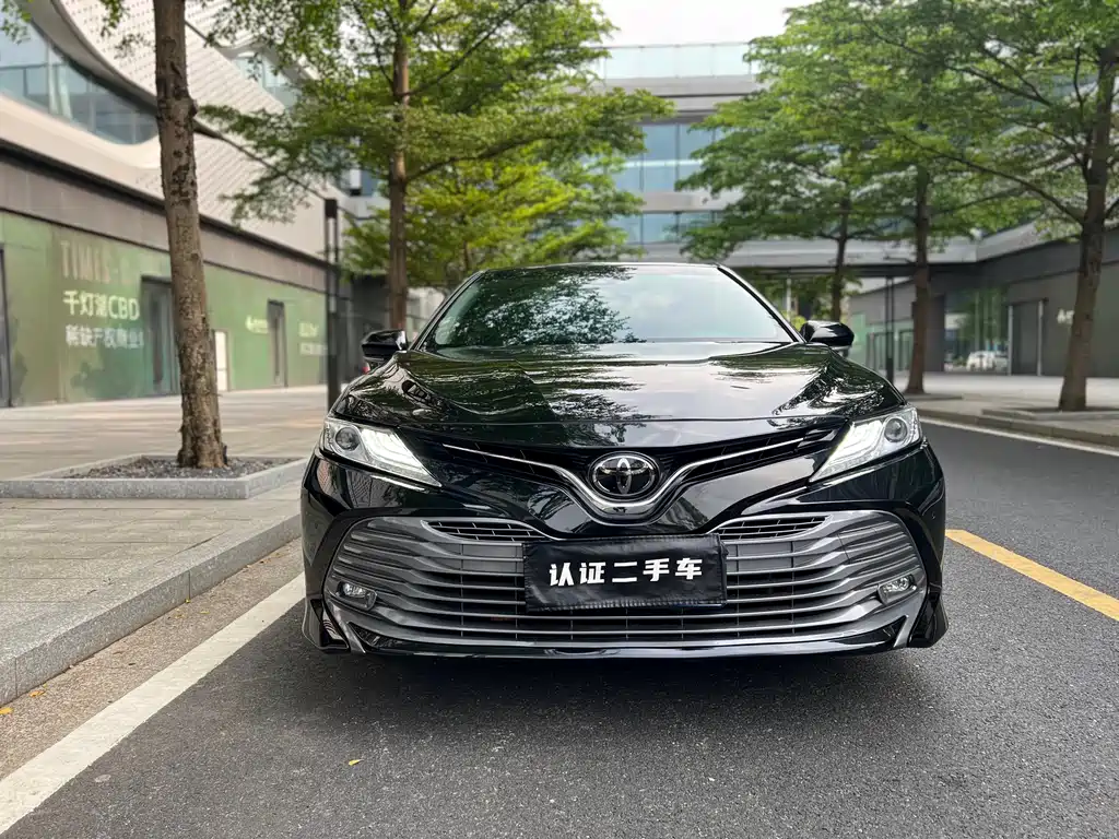 Toyota Camry 2019 — фото 7