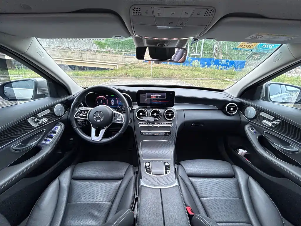 Mercedes-Benz C-Class 2018 — фото 13