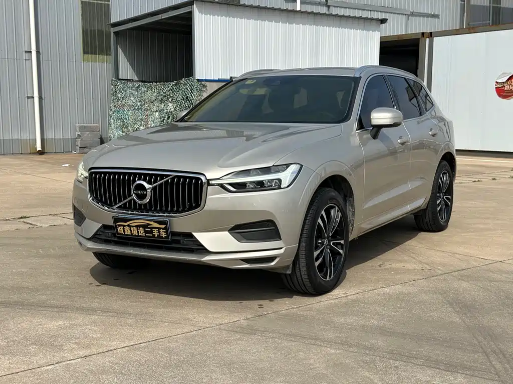 Volvo XC60 2018 — фото 1