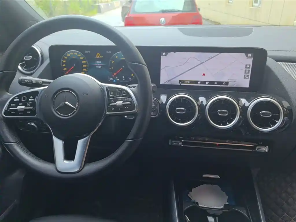 Mercedes-Benz GLA 2023 — фото 10