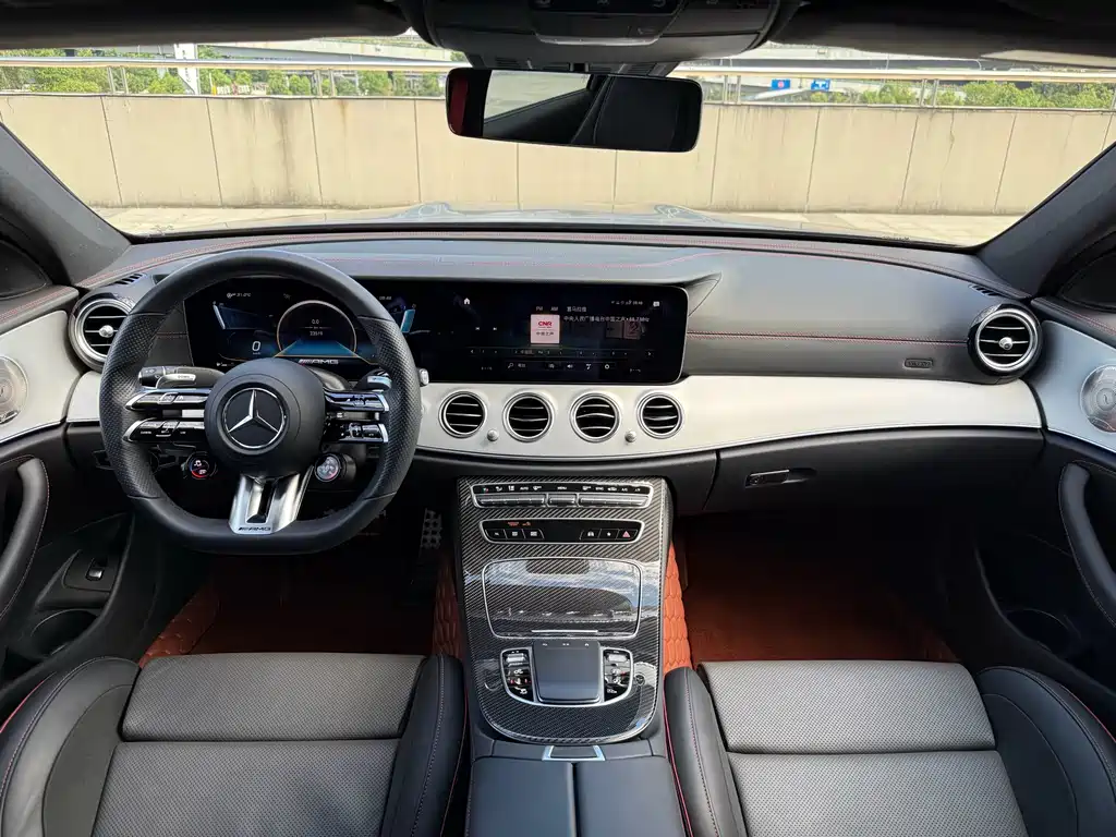 Mercedes-Benz E-Class AMG 2022 — фото 13