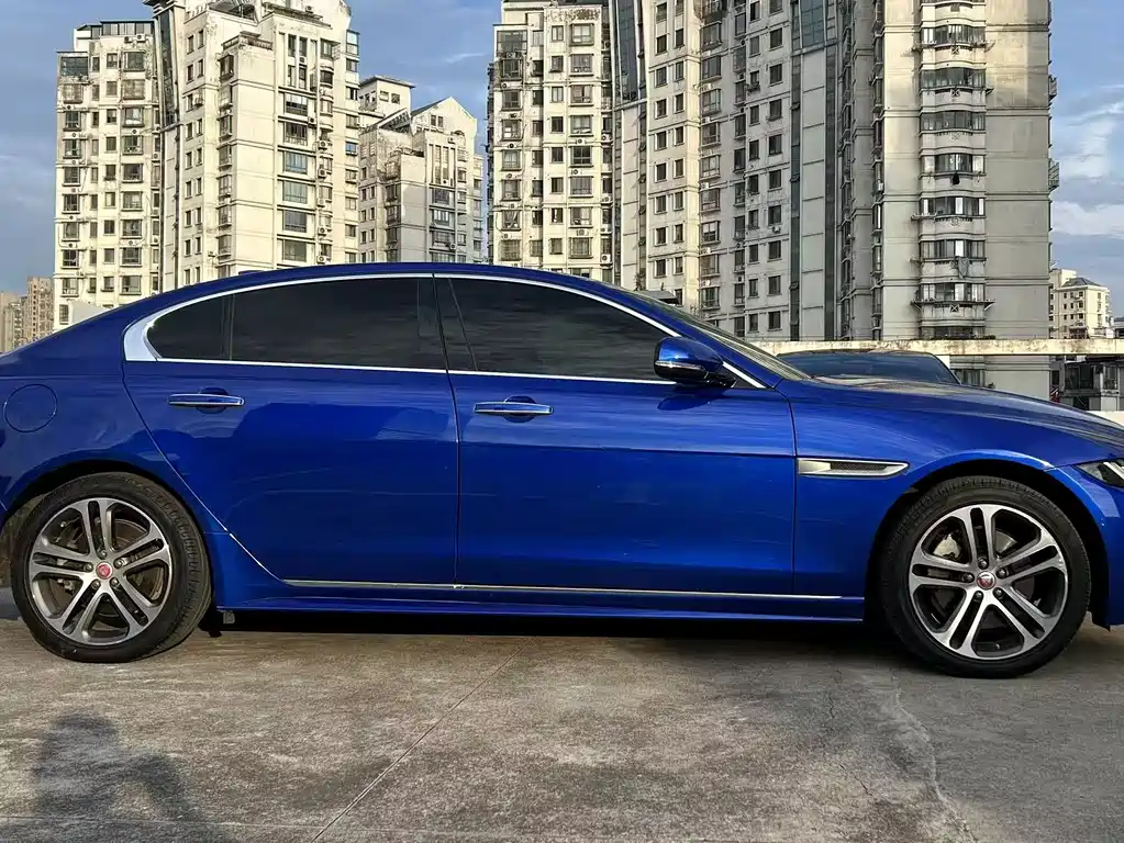 Jaguar XEL 2020 — фото 12
