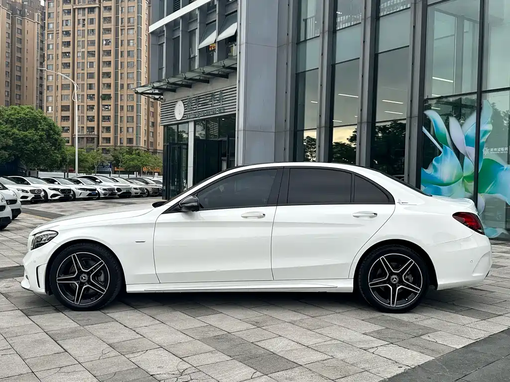 Mercedes-Benz C-Class 2021