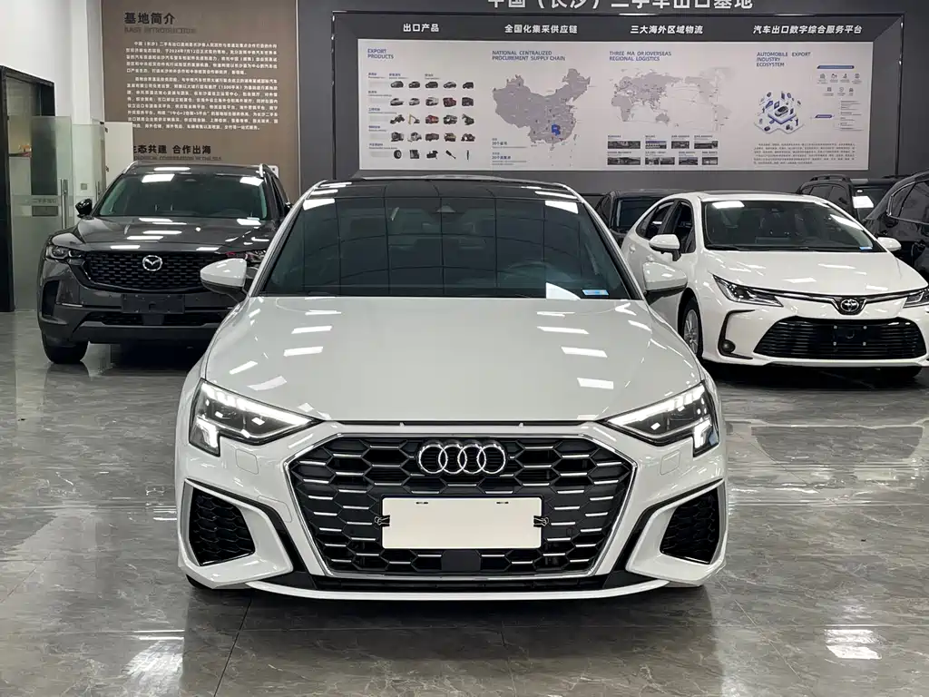 Audi A3 2022 — фото 2