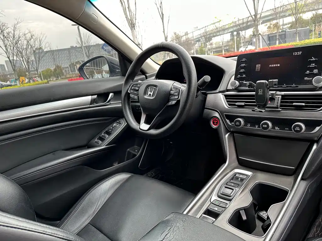 Honda Accord 2020 — фото 11